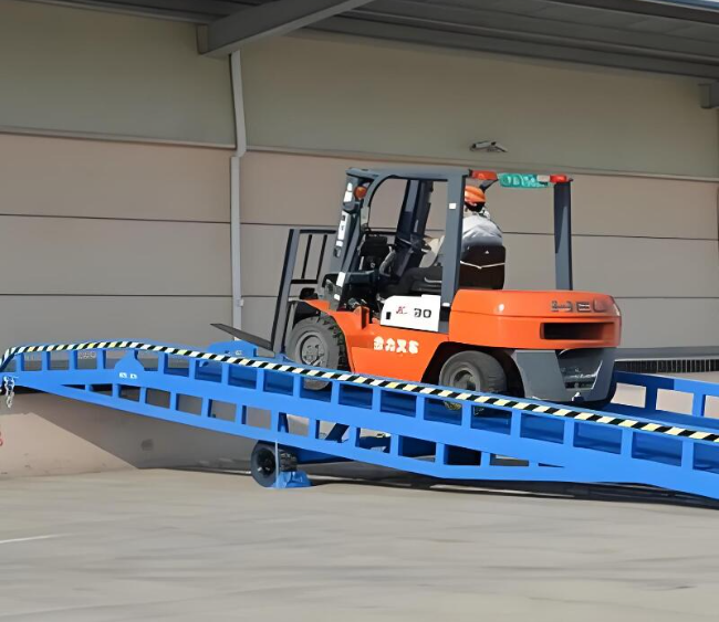 松原移动式卸货平台（叉车用）
